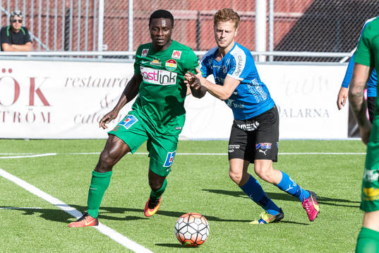Dalkurds Imed Louati och Halmstads Rebin Asaad  i