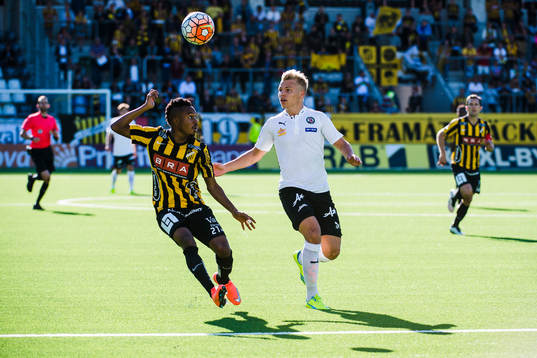 Häckens Nasiru Mohammed och Örebros Sebastian Ring