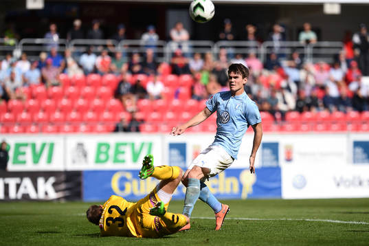 Kalmars målvakt Lucas Hägg-Johansson och Malmö FFs Vidar