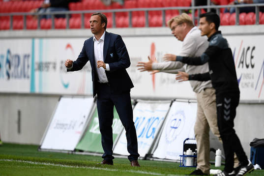 Malmö FFs tränare Allan Kuhn och Kalmars tränare Peter