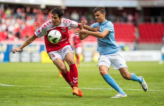 Kalmars Marko Biskupovic och Malmö FFs Alexander Jeremejeff