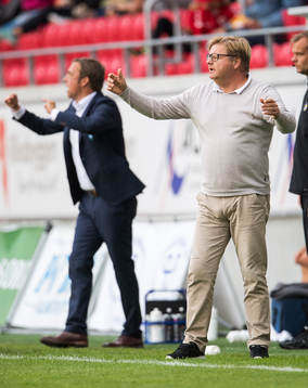 Malmö FFs tränare Allan Kuhn och Kalmars tränare Peter
