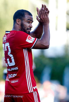 Östersunds Alex Dyer jublar