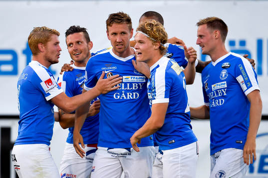 Trelleborgs Marcus Pode jublar med lagkamraterna