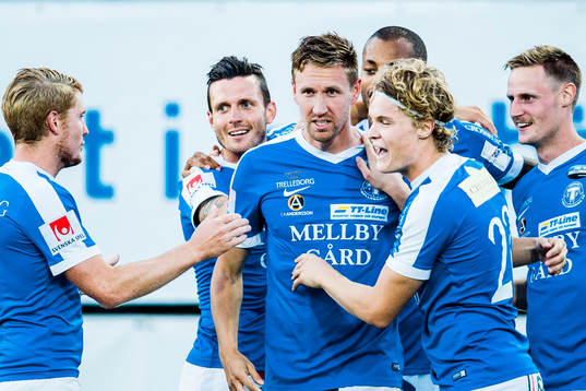Trelleborgs Marcus Pode jublar med lagkamraterna