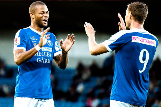 Trelleborgs Marcus Pode och Salif Camara Jönsson jublar