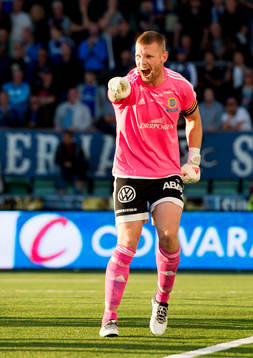 Sundsvalls målvakt Tommy Naurin skriker