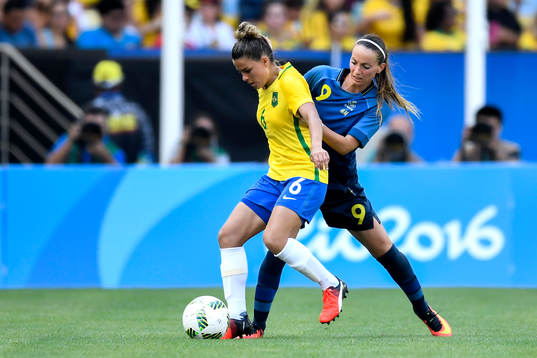 Brasiliens Tamires och Sveriges Kosovare Asllani