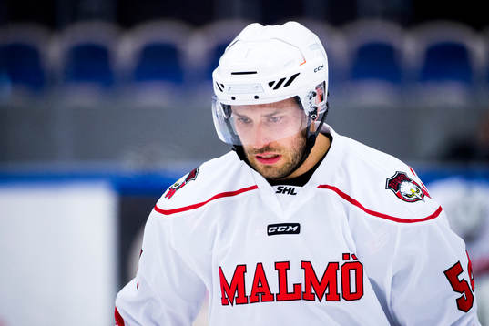 Malmö Redhawks Fabian Brunnström värmer upp
