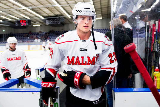 Malmö Redhawks Christoffer Forsberg lämnar isen