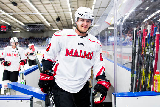 Malmö Redhawks Nicklas Jadeland lämnar isen