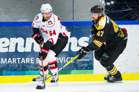 Malmö Redhawks Fabian Brunnström och Panterns Andreas
