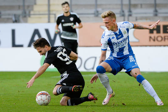 Qarabags Dani Quintana och IFK Göteborgs Sören Rieks