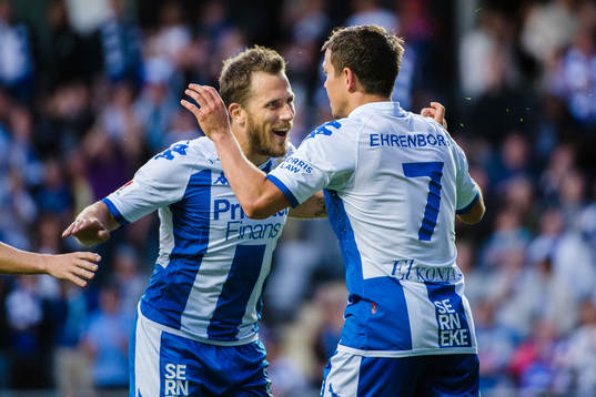 IFK Göteborgs Tobias Hysén jublar med målskytten till
