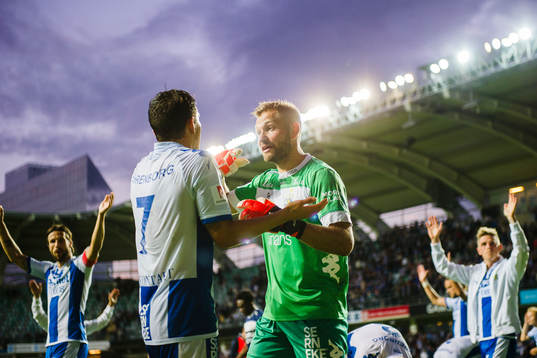 IFK Göteborgs Mads Albeck och målvakt John Alvbåge