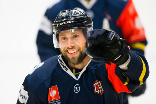 s Christoffer Persson jublar
