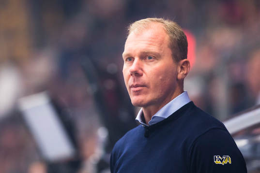 s tränare Johan Lindbom