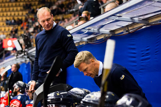 s tränare Johan Lindbom och assisterande tränare Nicklas