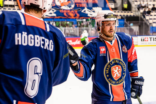 Växjös Dennis Everberg jublar