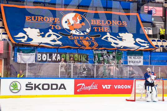 Växjös supportrar har häng upp en banderoll