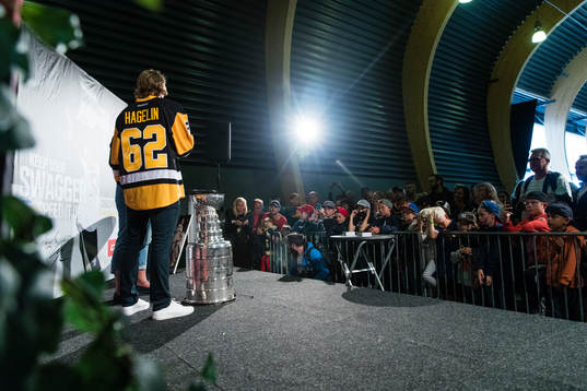 Carl Hagelin talar