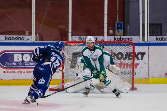 Leksands Johan Porsberger gör 1-0 bakom Cade Fairchild och