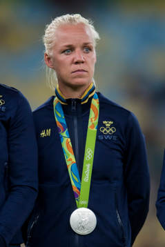 Sveriges Caroline Seger med sin silvermedalj