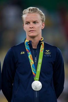 Sveriges Nilla Fischer med sin silvermedalj