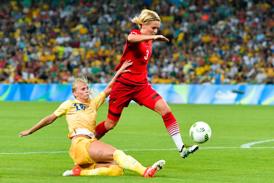 Sveriges Sofia Jakobsson och Tysklands Saskia Bartusiak i