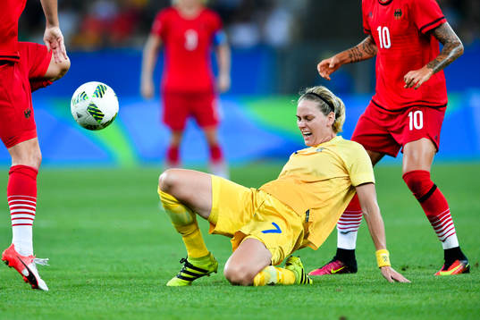 Sveriges Lisa Dahlkvist  i fotbollsfinalen mellan Sverige