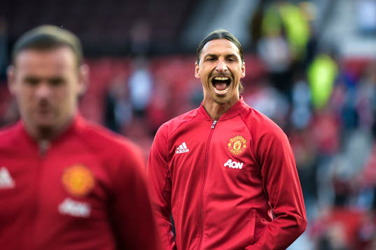 Manchester Uniteds Zlatan Ibrahimovic före fotbollsmatchen