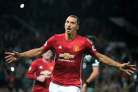 Manchester Uniteds Zlatan Ibrahimovic jublar