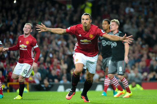 Manchester Uniteds Zlatan Ibrahimovic jublar