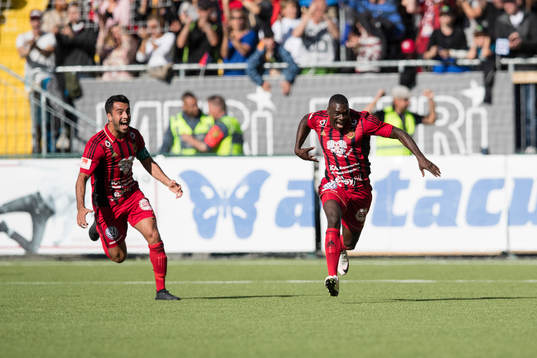 Östersunds Ken Sema jublar