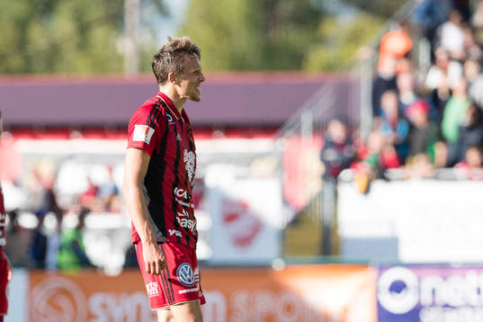 Östersunds Bobo Sollander Jansson  skadar armen