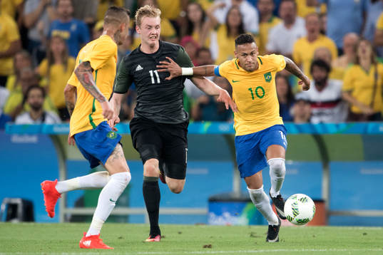 Tysklands Julian Brandt jagar Brasiliens Neymar i