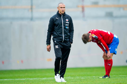 Helsingborgs manager Henrik Larsson deppar