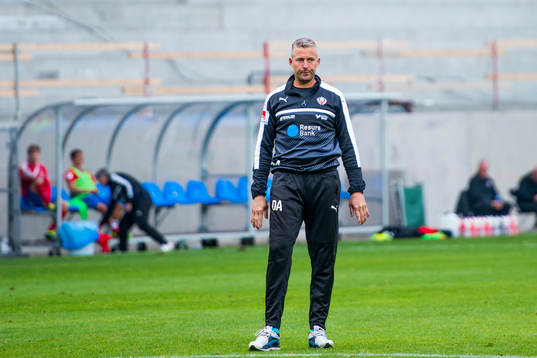 Helsingborgs målvaktstränare Daniel Andersson deppar