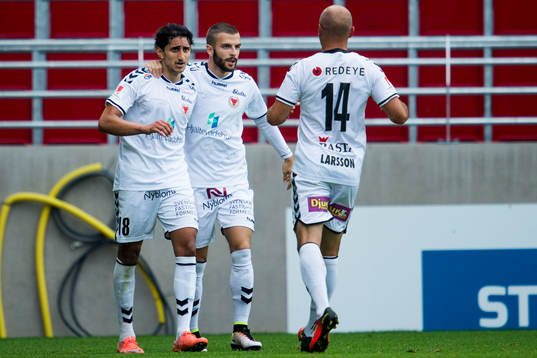 Kalmars Mahmoud Eid jublar med lagkamraterna