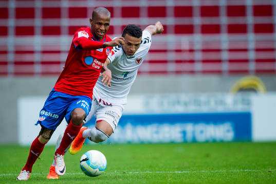 Helsingborgs Amethyst Bradley Ralani och Kalmars Ismael
