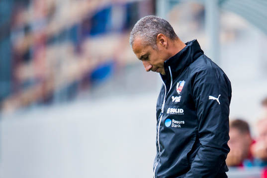 Helsingborgs manager Henrik Larsson deppar