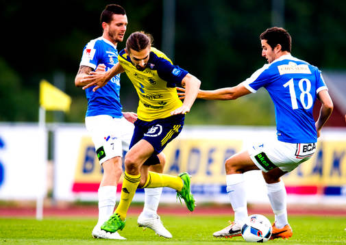 Ängelholms Vladica Zlojutro stoppas av Trelleborgs Philip