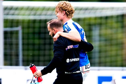Trelleborgs Freddie Brorsson får hjälp av planen