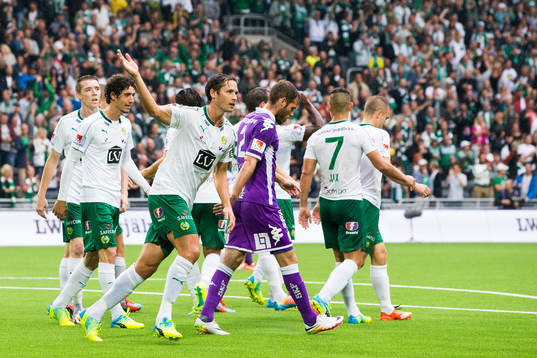 Hammarbys Philip Haglund jublar