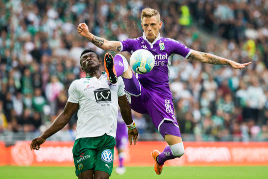 Hammarbys Joseph Aidoo och IFK Göteborgs Sören Rieks i