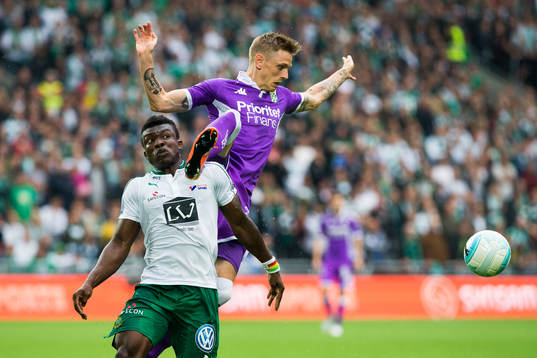 Hammarbys Joseph Aidoo och IFK Göteborgs Sören Rieks i