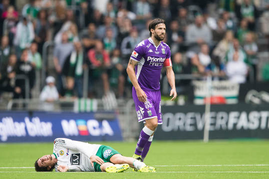 Hammarbys Romulo Cabral Pereira Pinto ligger och har ont
