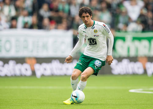 Hammarbys Romulo Cabral Pereira Pinto med bollen