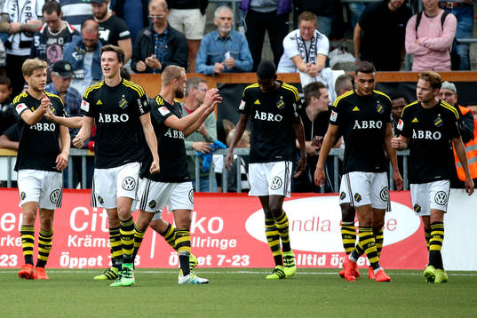 s Alexander Isak jublar