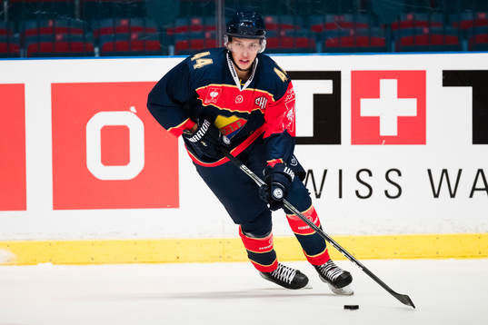 Djurgårdens Lukas Vejdemo med pucken